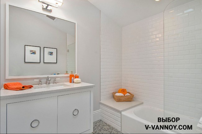 Дизайн ванной комнаты 2018: модная плитка для маленькой ванной - 50 фото