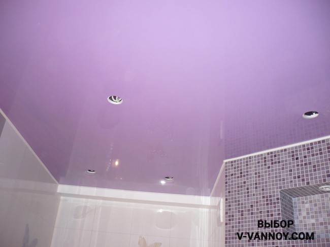 Натяжной потолок в ванной комнате. Обзор эксперта